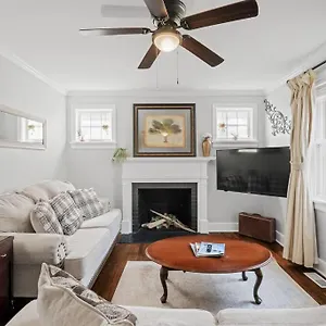 Private House + Yard Location To Rva Richmond